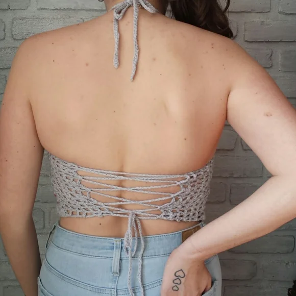 NWT Hand Crafted Womens Crochet Gray Floral Granny Square Cropped Halter Top XS - Picture 2 of 4
